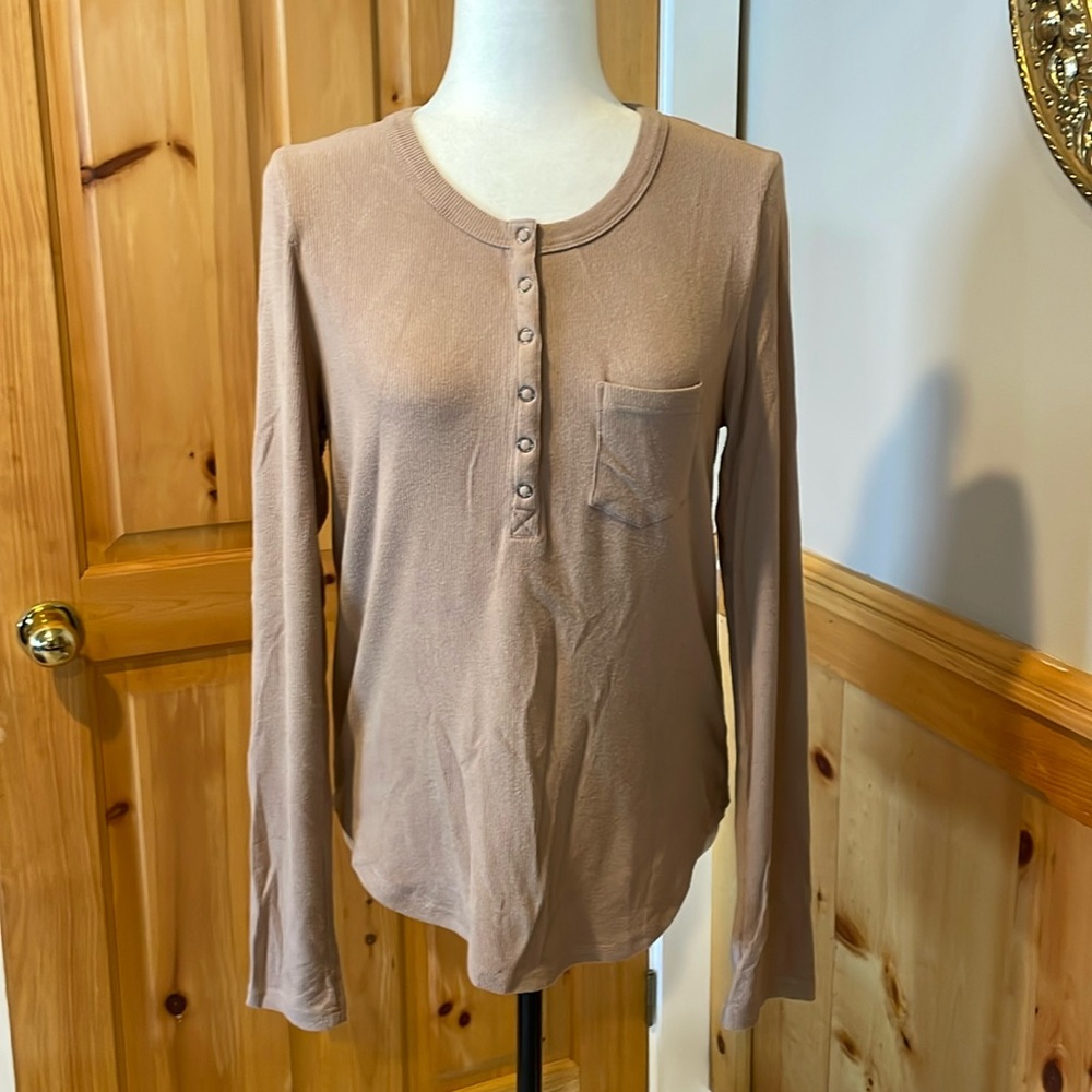 Woman’s long sleeve warm Tee